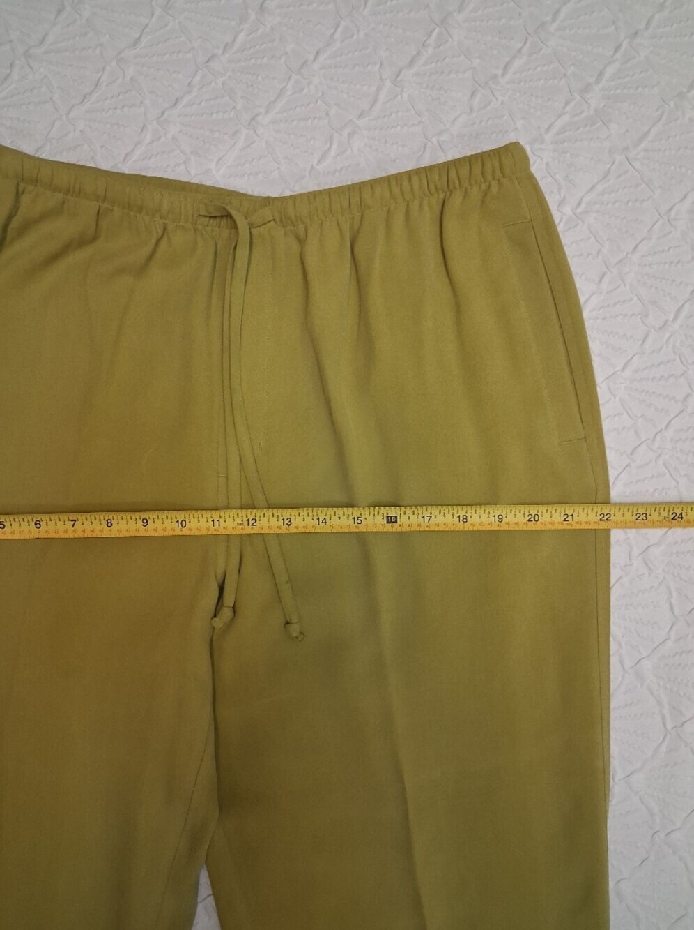 Tommy Bahama Olive Drawstring Cropped Capri Pants - Picture 13 of 17